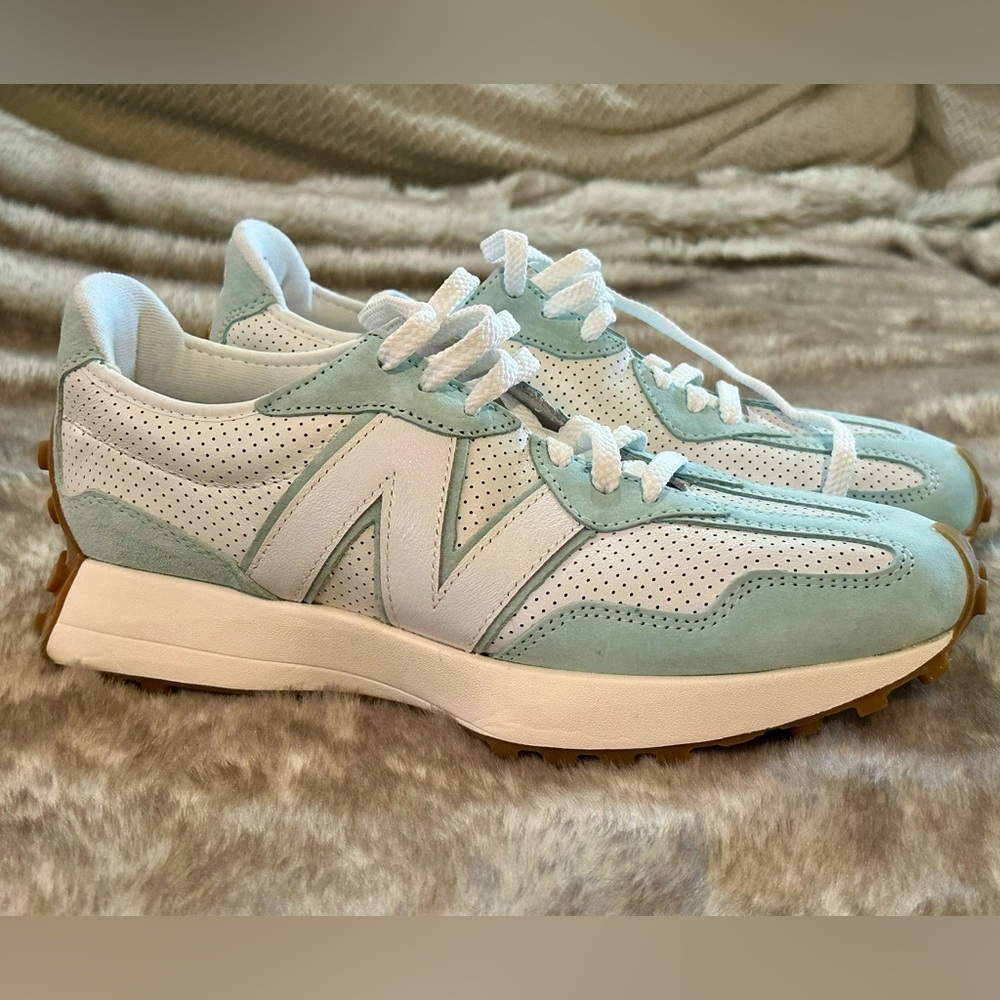 New Balance Women's Sneakers in White and Light Blue​